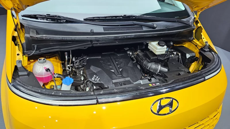 Hyundai Staria