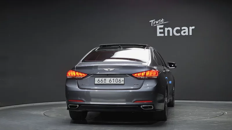 Hyundai Genesis