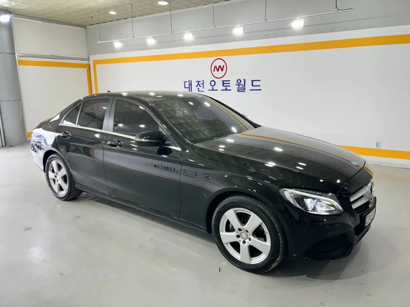 Mercedes-Benz C-Class