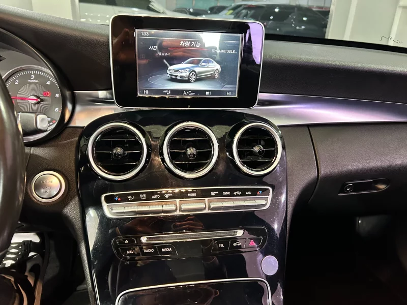 Mercedes-Benz C-Class