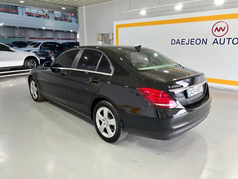 Mercedes-Benz C-Class