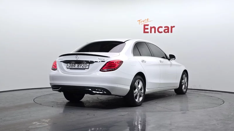 Mercedes-Benz C-Class