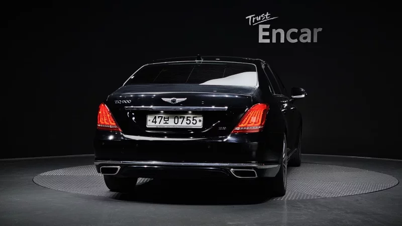 Genesis EQ900