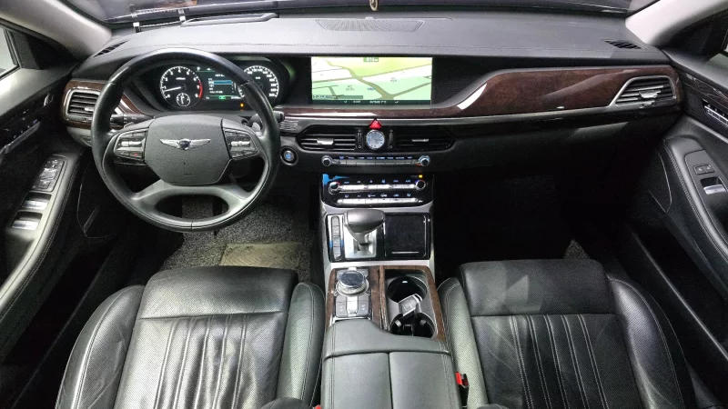 Genesis EQ900