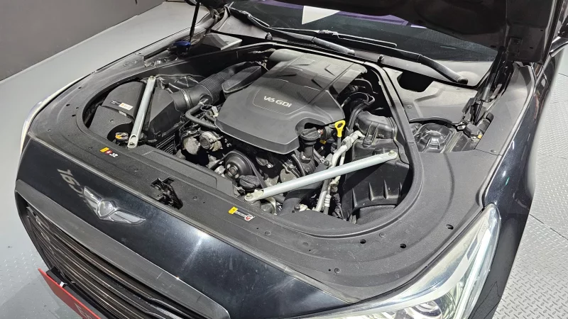 Genesis EQ900