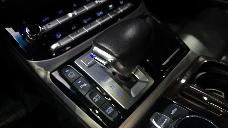 Genesis EQ900