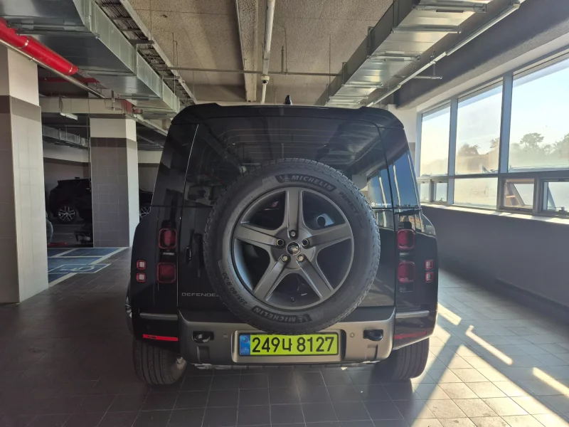 Land Rover DEFENDER
