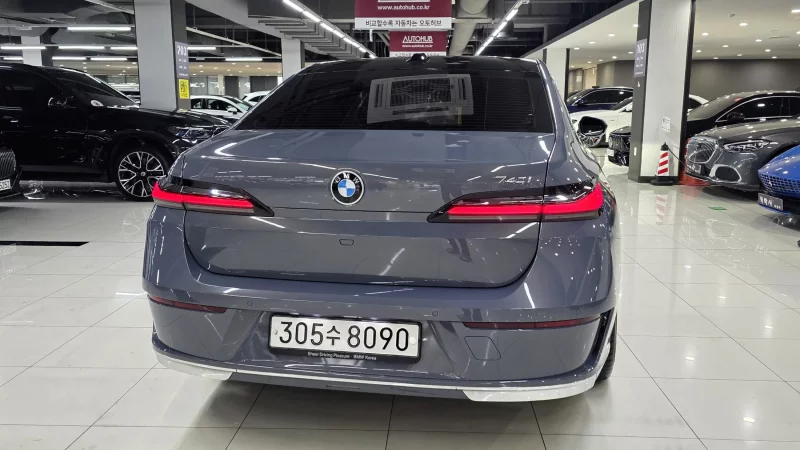 BMW 7-Series