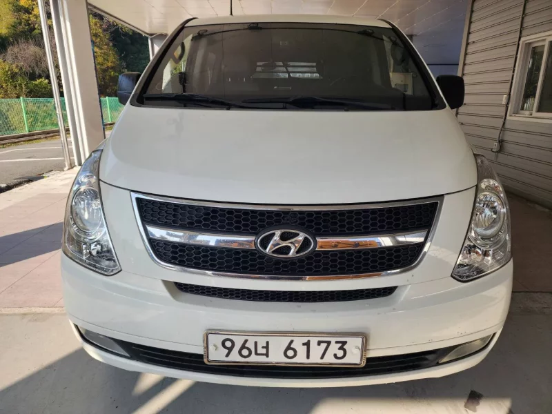 Hyundai Starex