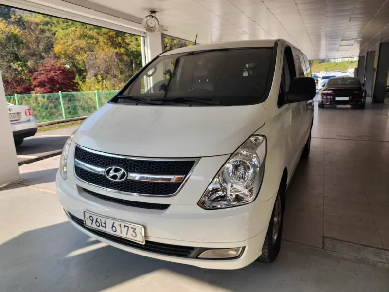 Hyundai Starex