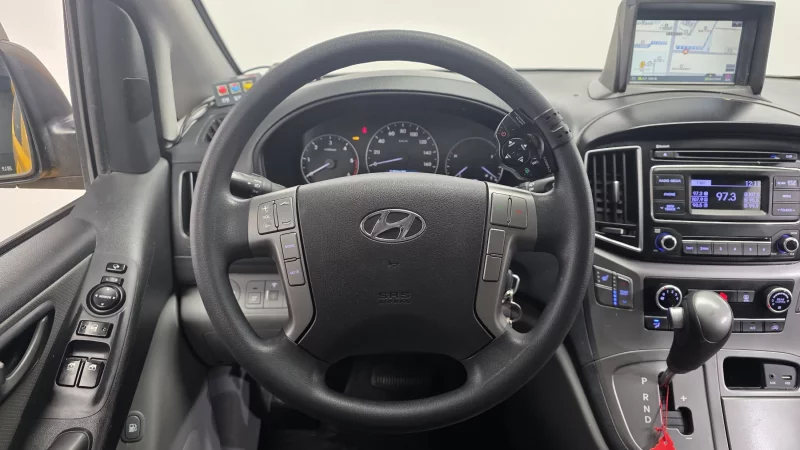 Hyundai Starex