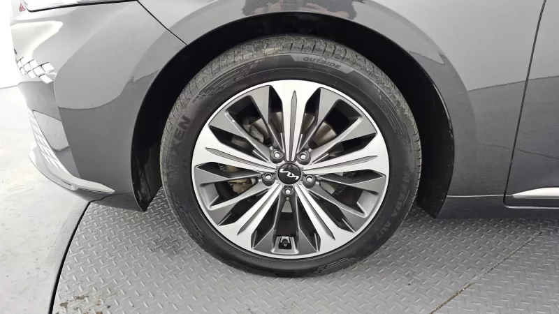 Kia K8