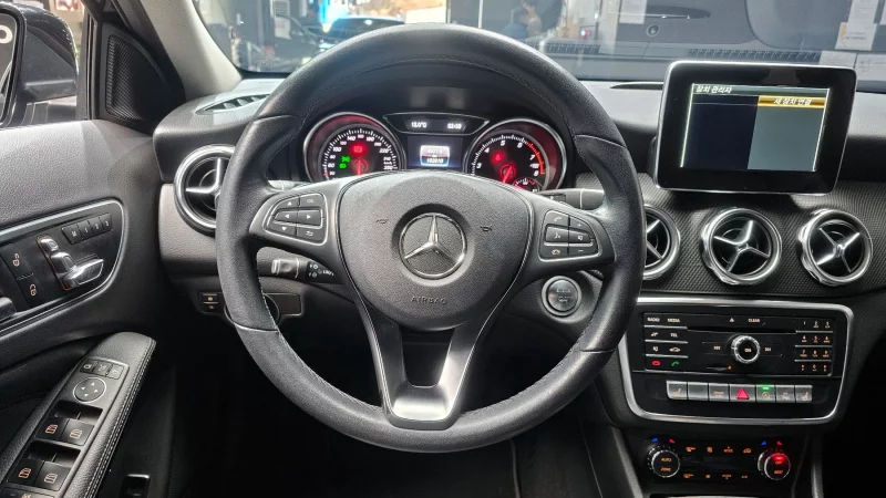 Mercedes-Benz GLA-Class