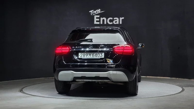 Mercedes-Benz GLA-Class