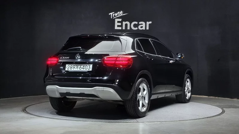 Mercedes-Benz GLA-Class