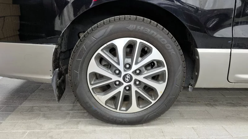 Hyundai Starex