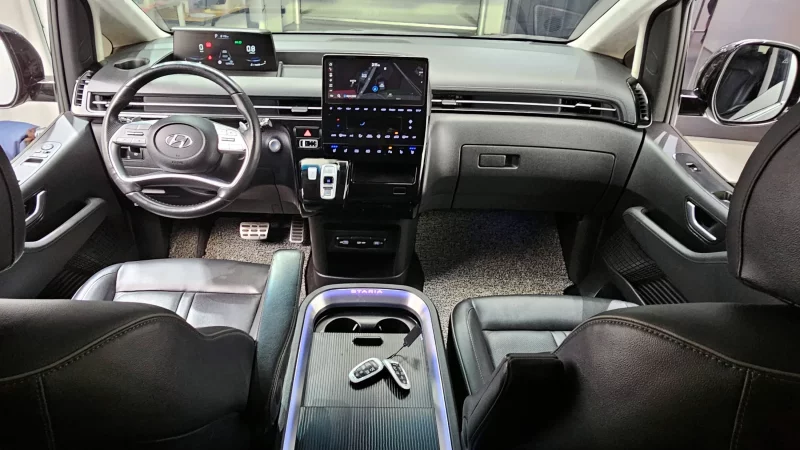 Hyundai Staria
