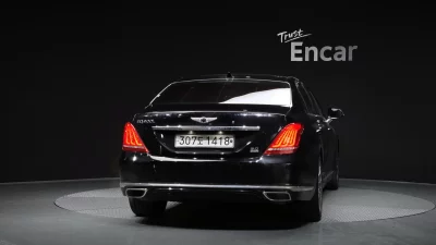 Genesis EQ900