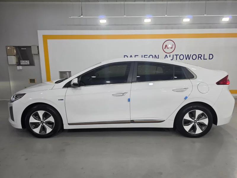 Hyundai Ioniq