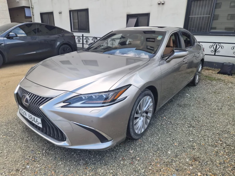 Lexus ES300h
