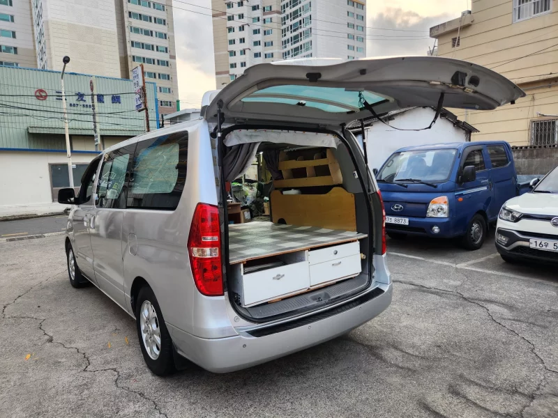 Hyundai Starex