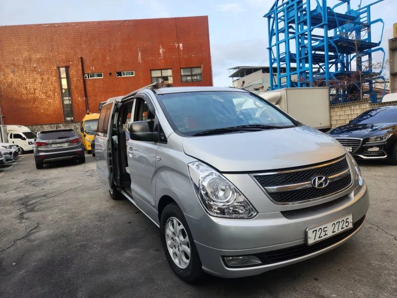 Hyundai Starex
