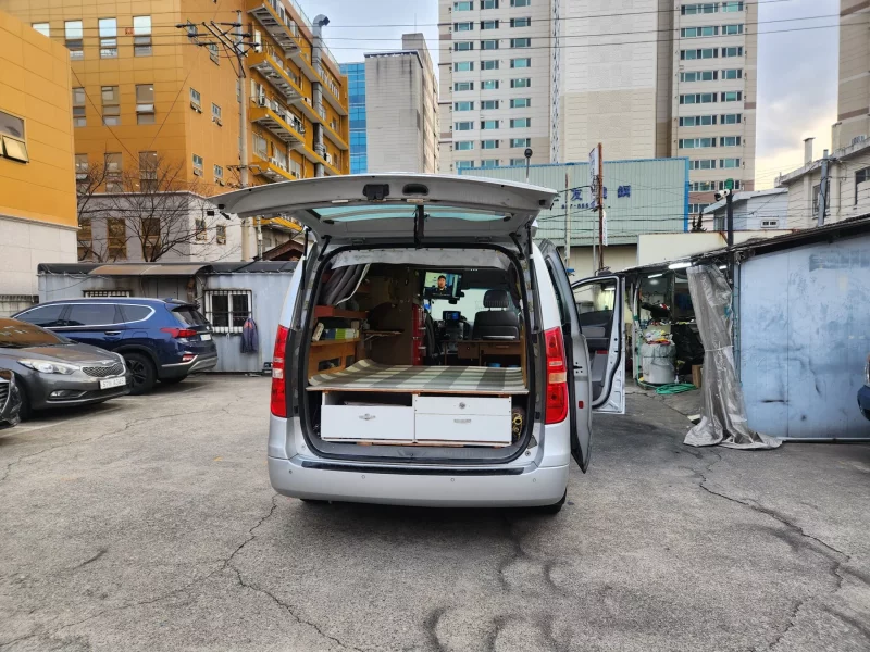 Hyundai Starex