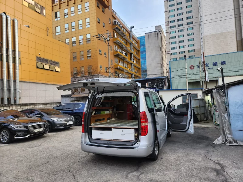 Hyundai Starex