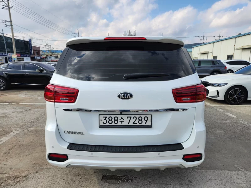 Kia Carnival