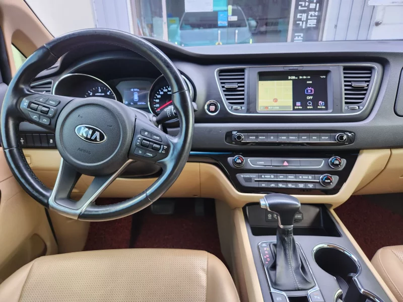 Kia Carnival