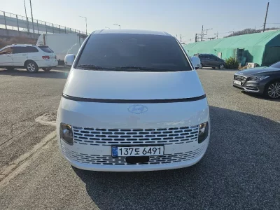 Hyundai Staria