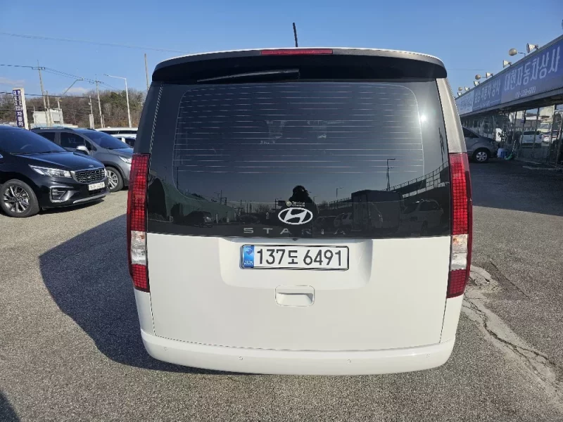 Hyundai Staria