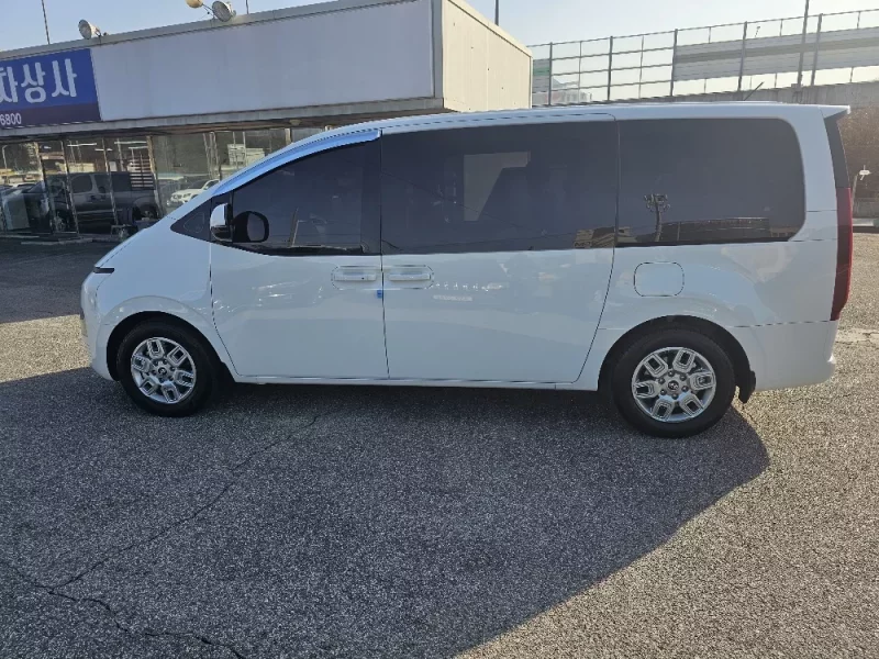 Hyundai Staria