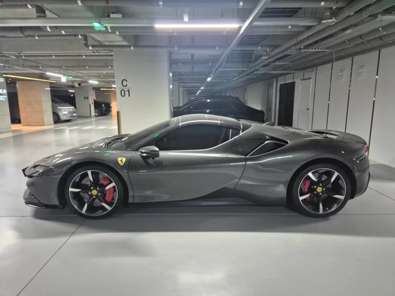 Ferrari SF90