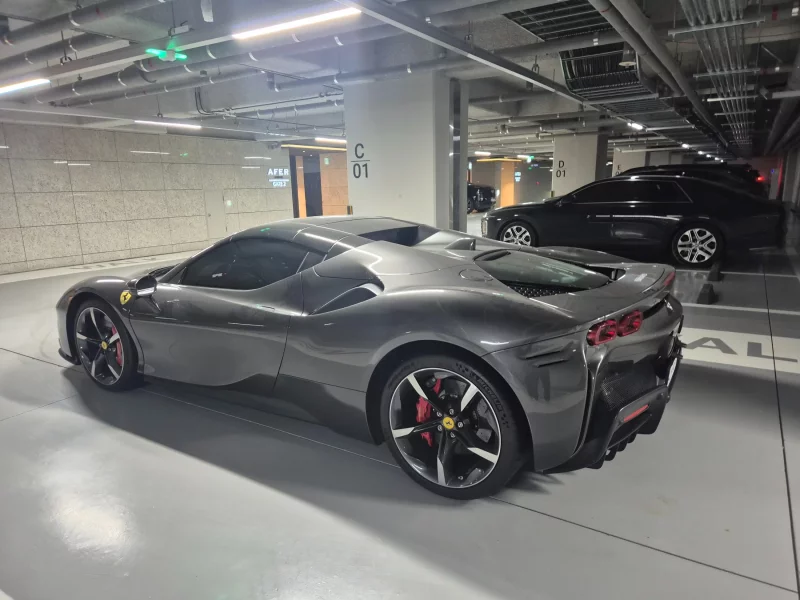 Ferrari SF90