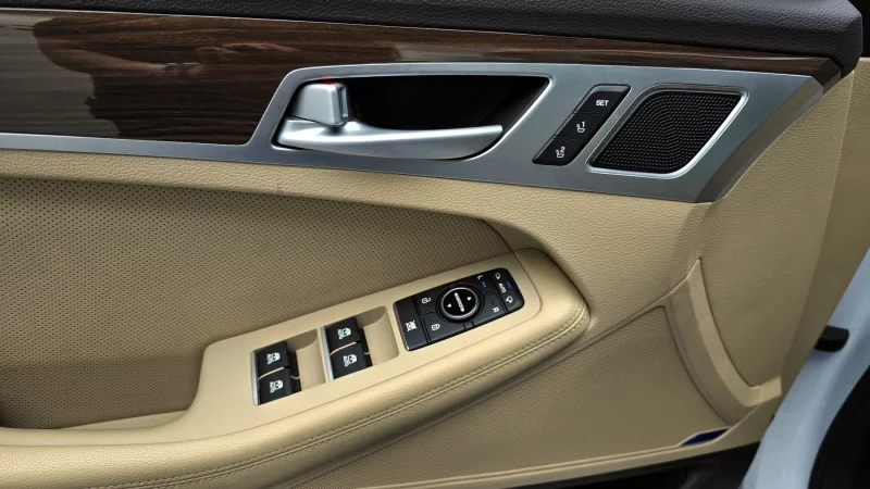 Hyundai Genesis