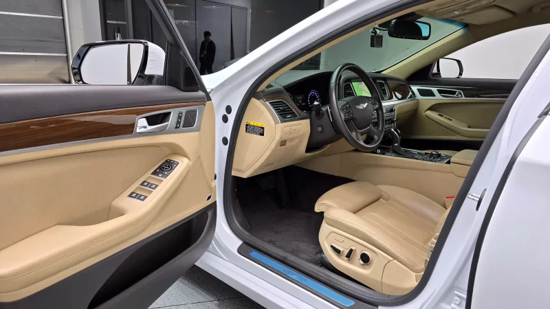 Hyundai Genesis