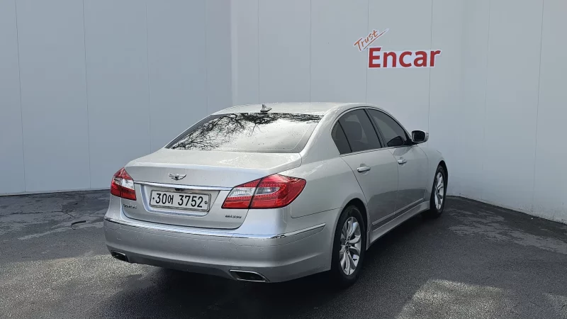 Hyundai Genesis