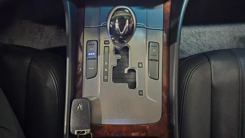 Hyundai Equus