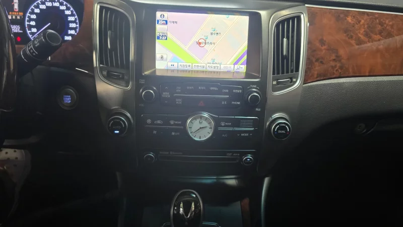 Hyundai Equus