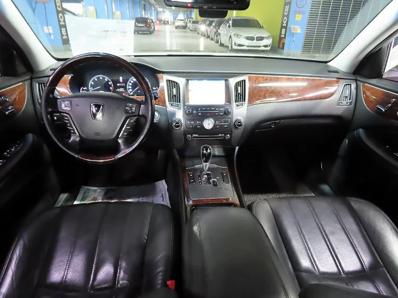 Hyundai Equus