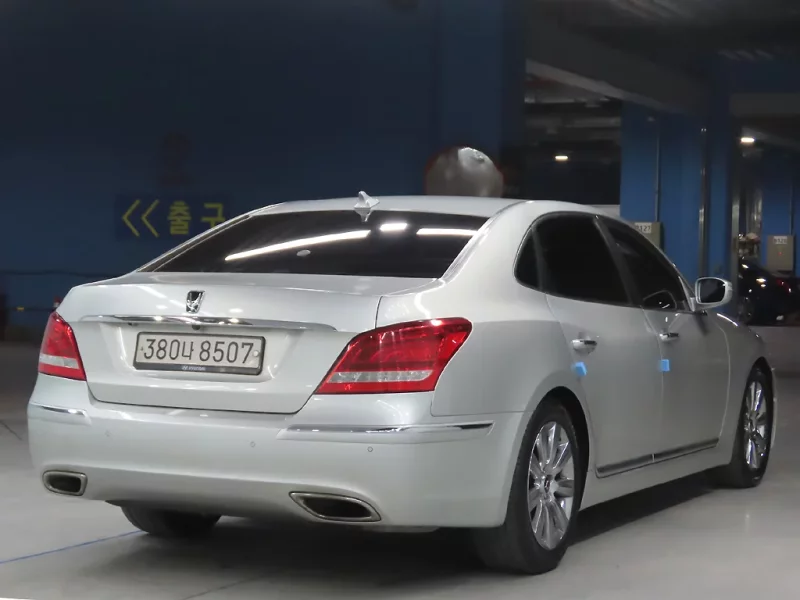 Hyundai Equus