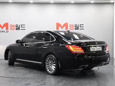 Hyundai Equus