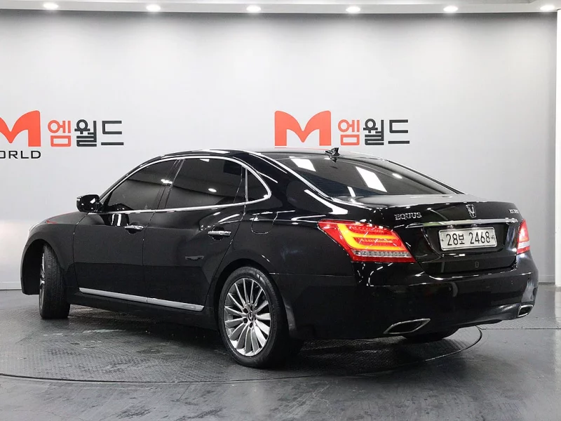 Hyundai Equus