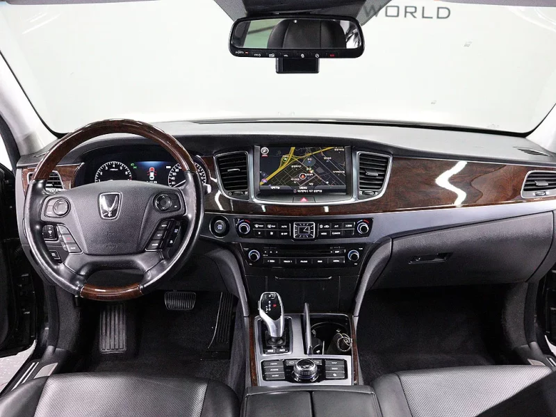 Hyundai Equus