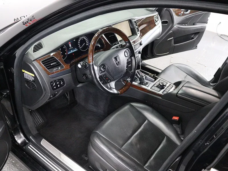 Hyundai Equus
