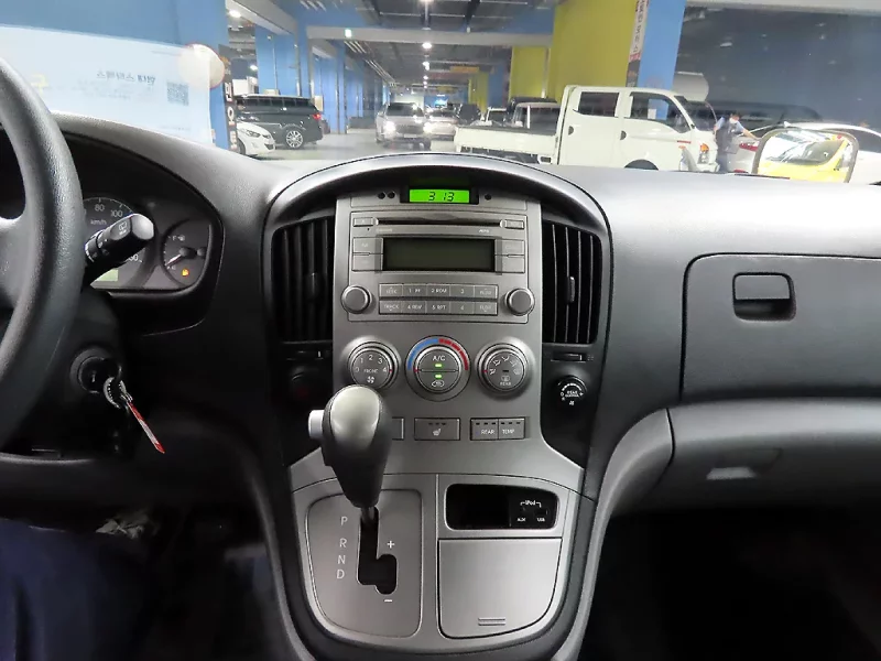 Hyundai Starex