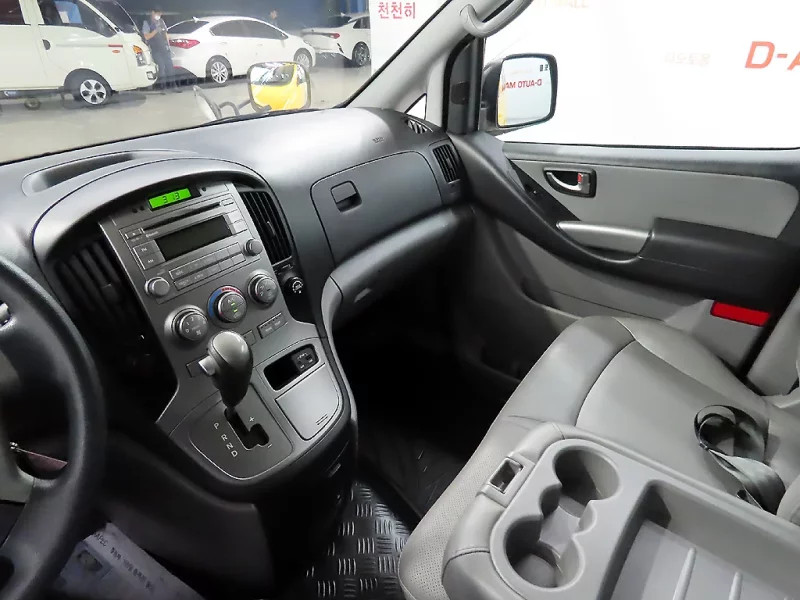 Hyundai Starex