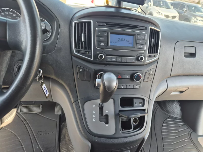 Hyundai Starex