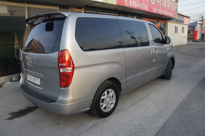 Hyundai Starex